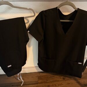 Figs Technical Collection Black Top